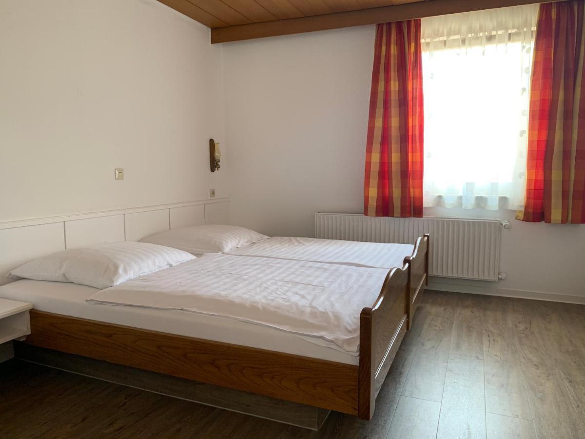 Gasthof Zum Baeren Asperg Exteriör bild