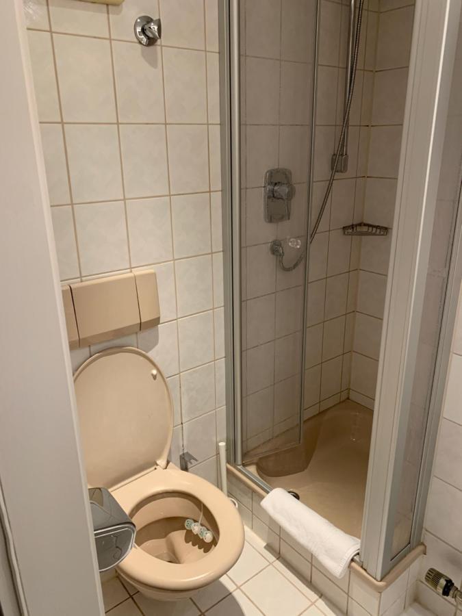 Gasthof Zum Baeren Asperg Exteriör bild